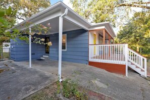 Exterior - Cozy Cottage Downtown ~ Near Protective (Birmingham)
