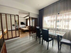 1 bedroom, in-room safe, desk, laptop workspace