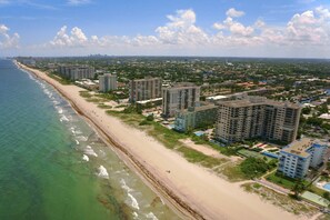 Una playa cerca