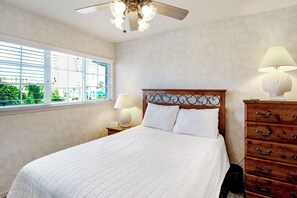 1 slaapkamer, een strijkplank/strijkijzer, gratis wifi, beddengoed