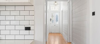 Cliffy Jack - 220 metres from the heart of St Leonards and local beach.