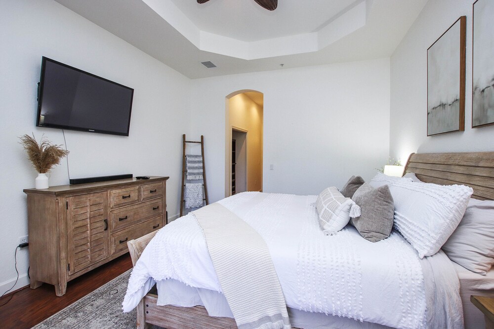 Emerson Square, Fort Myers, The Royal Lee County Vrbo