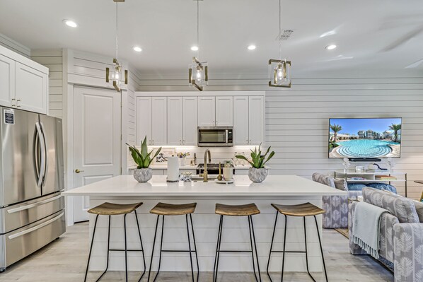 Fridge, microwave, oven, stovetop - Luxe, elevated beach experience across from pool, golf course & private beach (Port Aransas)