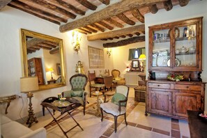 Interior - Villa Tenuta Lonciano (Sesto Fiorentino)