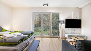 Free WiFi, bed sheets