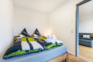 1 bedroom, free WiFi, bed sheets - Apartment 'Snorrum 7' with Shared Garden and Wi-Fi (Husby)