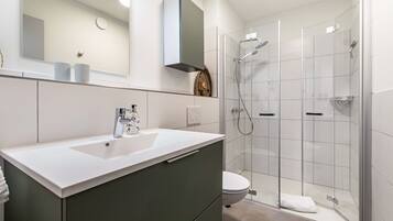 Bruser, hårtørrer, håndklæder