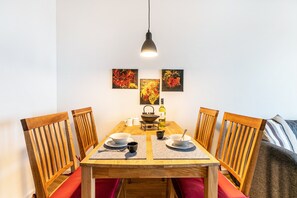 Dining - Apartment 'Snorrum 7' with Shared Garden and Wi-Fi (Husby)