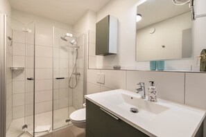 Doccia, asciugacapelli, asciugamani