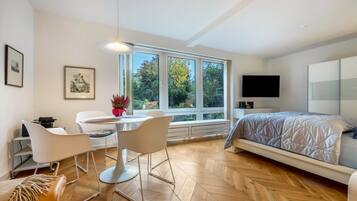 Iron/ironing board, free WiFi, bed sheets