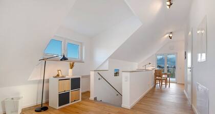 Apartment 'Dachstudio Am Donau Rad Weg' with Mountain View, Balcony and Wi-Fi