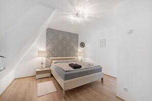 1 bedroom, iron/ironing board, WiFi (free), bed sheets