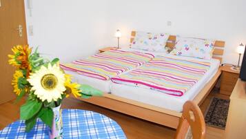 Iron/ironing board, free WiFi, bed sheets