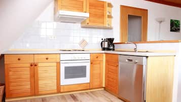 Kühlschrank, Ofen, Herdplatte, Geschirrspüler