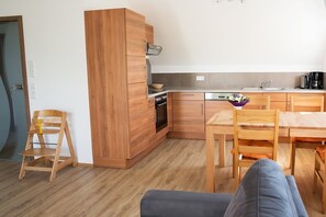 Kühlschrank, Ofen, Herdplatte, Geschirrspüler