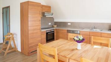 Kühlschrank, Ofen, Herdplatte, Geschirrspüler