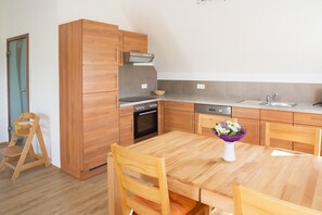 Kühlschrank, Ofen, Herdplatte, Geschirrspüler