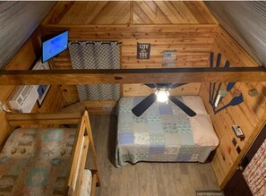 1 bedroom, bed sheets