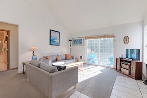 Televisor intel·ligent, llar de foc i reproductor de DVD 