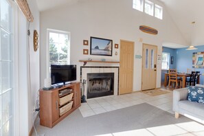 Televisor intel·ligent, llar de foc i reproductor de DVD 