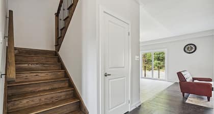 Amazing stay near Hamilton-Brantford- Beach Port Dover