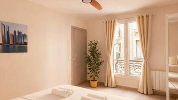 1 chambre, fer et planche Ă repasser, lit parapluie, Wi-Fi