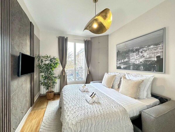 1 bedroom, iron/ironing board, travel crib, WiFi