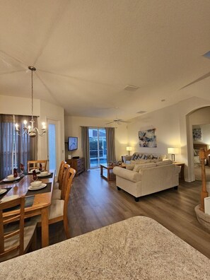 TV, ping pong - Gated, private pool, pool table, how to train your dragon kids room (Davenport)