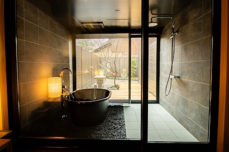 MATSUKAWABISHI: "Machiya" Two-Storey Suite with Courtyard and Bath with a View, 65sqm, Non-Smoking | Bathroom. Auberge Homachi Mikuniminato