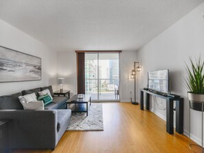 TV - Cozy 1 Bedroom High Rise Condo (Miami)