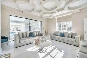 Living area - Otherton Hall (Stafford)