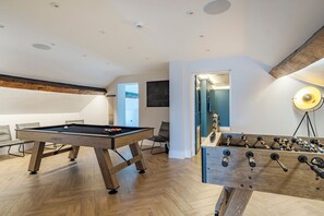 Cottage | Games room
