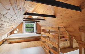 2 bedrooms, iron/ironing board, free WiFi