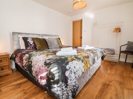 1 bedroom, individually decorated, individually furnished, free WiFi