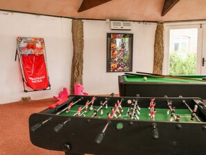 Game room - Cosy Cottage (Lifton)