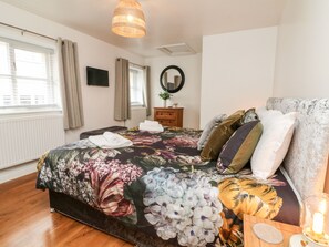1 habitación, decoración personalizada y muebles diferentes