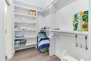 Interior - Saltwater Pool, Wonderful Island Retreat, 6 Seat Golf Cart Included (Oak Island)