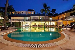 Front of property - V Beach Resort (Patong)