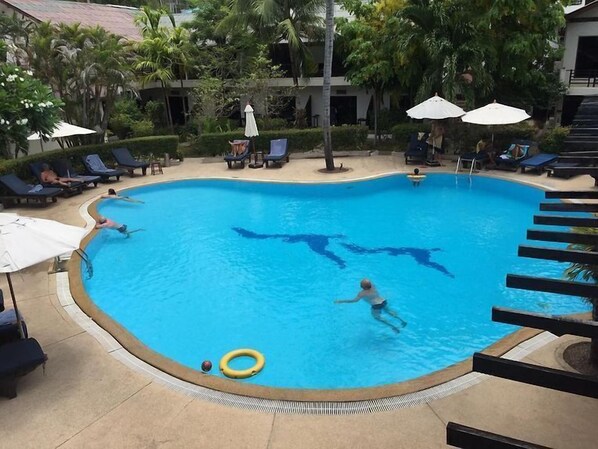 Outdoor pool, open 9:00 AM to 10:00 PM, pool umbrellas, pool loungers - V Beach Resort (Patong)