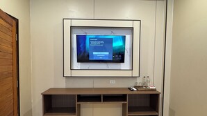 ファミリー 4 人部屋 | エジプト綿のシーツ、高級寝具、羽毛の掛け布団、低反発ベッド