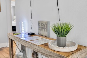 Interior - Cozy SA Home W/ Pool & Hot Tub! Minutes to Downtown, Alamo Dome, &Frost Center (San Antonio)