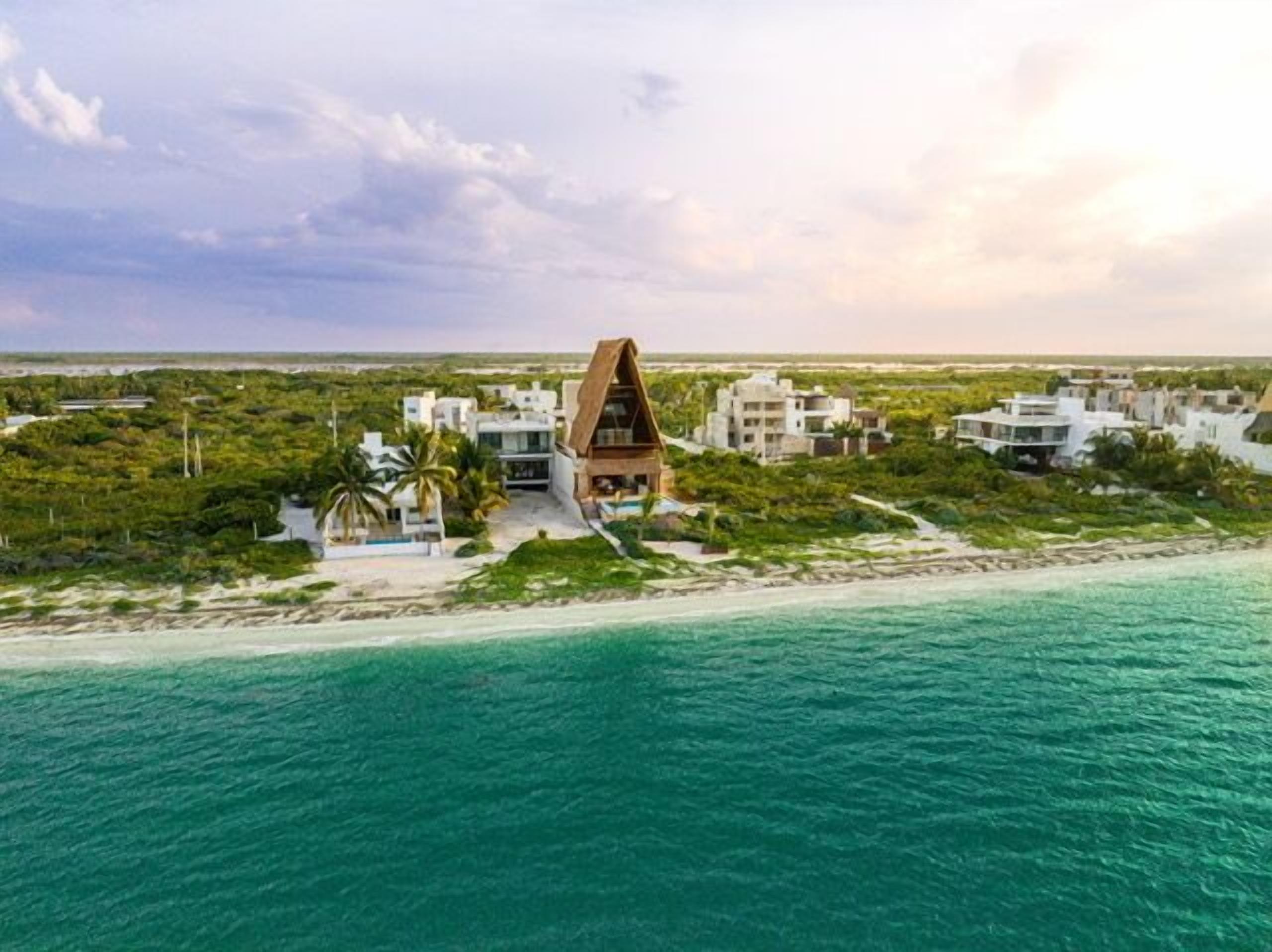 På stranden og strandhåndklær