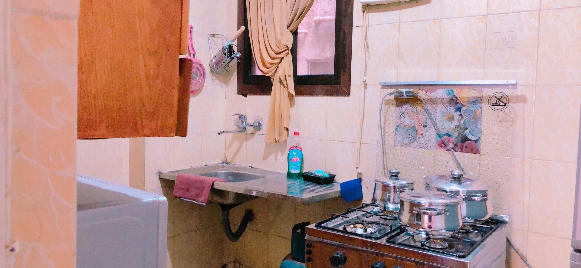 Deluxe Apartment | Private kitchen | Full-sized fridge, microwave, oven, stovetop