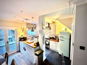 Private kitchen - Shepherds Bush 3 bedroom Town House W12 (London)