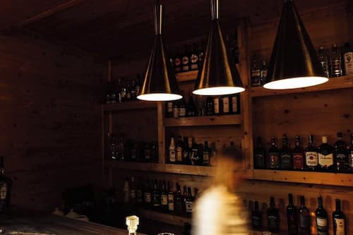 Bar (in der Unterkunft)