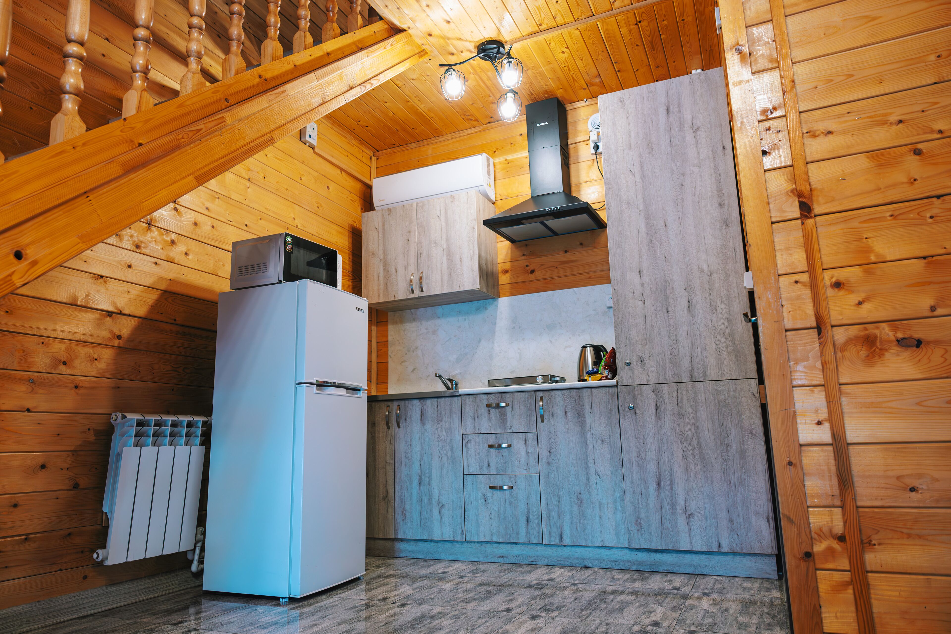 Cottage, 2 Bedrooms | Private kitchen | Mini-fridge, microwave, electric kettle, griddle