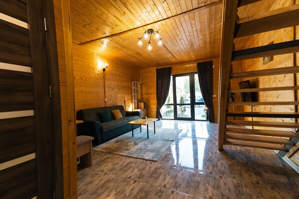 平房, 2 間臥室 | 客廳 | 19 吋智能電視連有線電視頻道