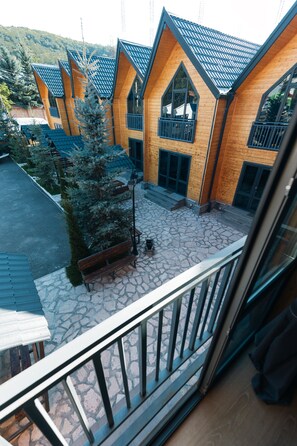 Garden - Everest Rest House (Tsaghkadzor)