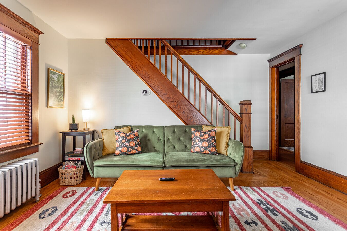 Smart TV, books, offices