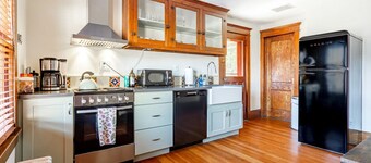 Creekside Cottage